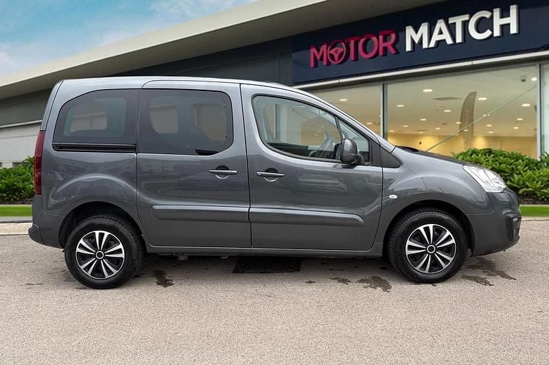 Used Citroën Berlingo Feel 100 HP (73 kW) 2018 Grey MPV