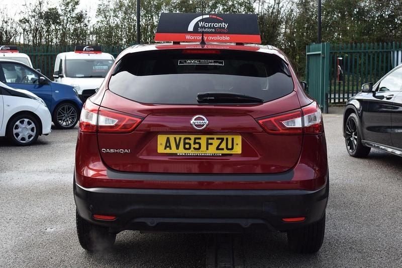 Used Nissan Qashqai Acenta Premium 2015 Red SUV