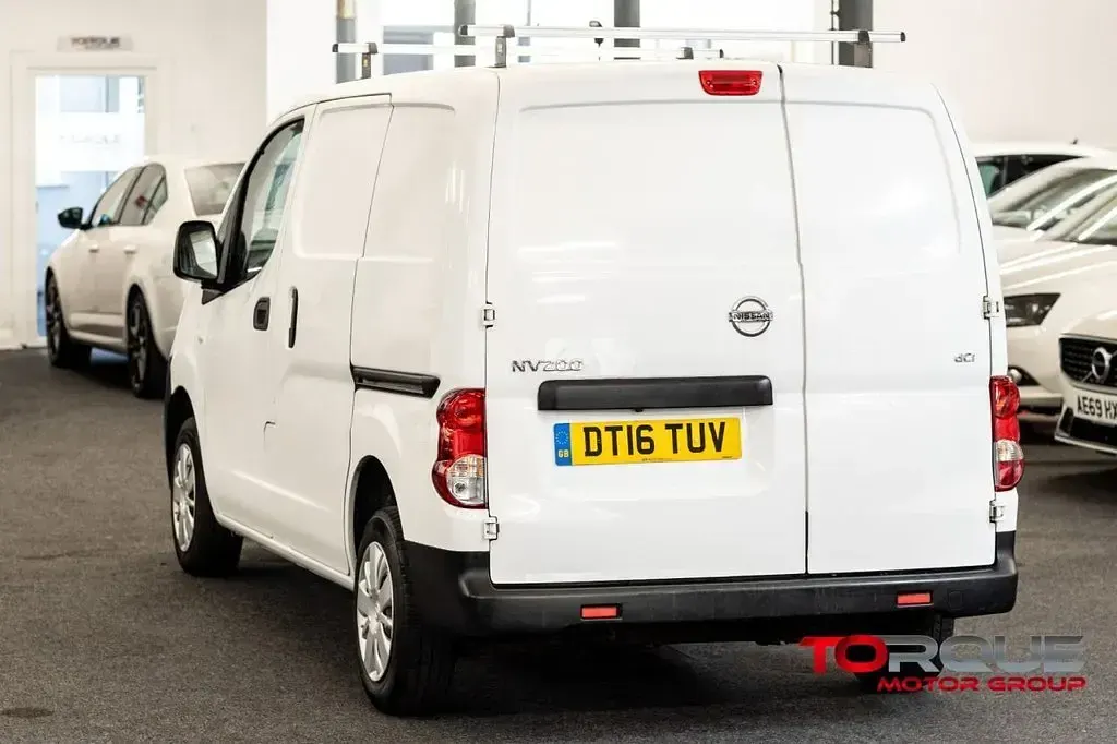 Used Nissan NV200 Acenta 110 HP (80 kW) 2016 White MPV