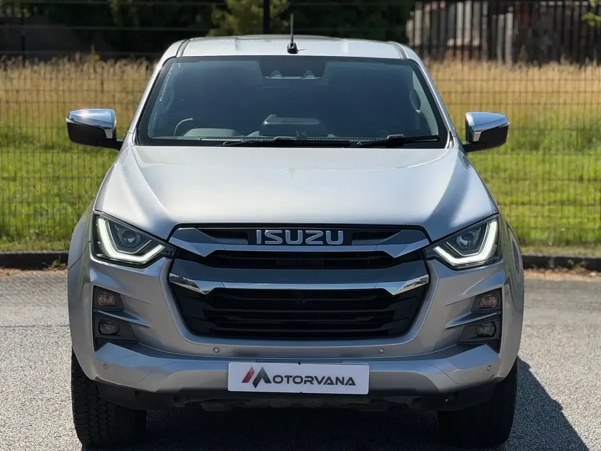Used Isuzu D-Max 2024 Silver Pickup
