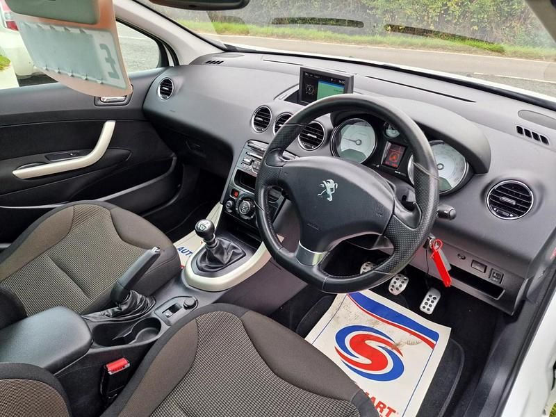 Used Peugeot 308 Active 115 HP (84 kW) 2014 White Estate