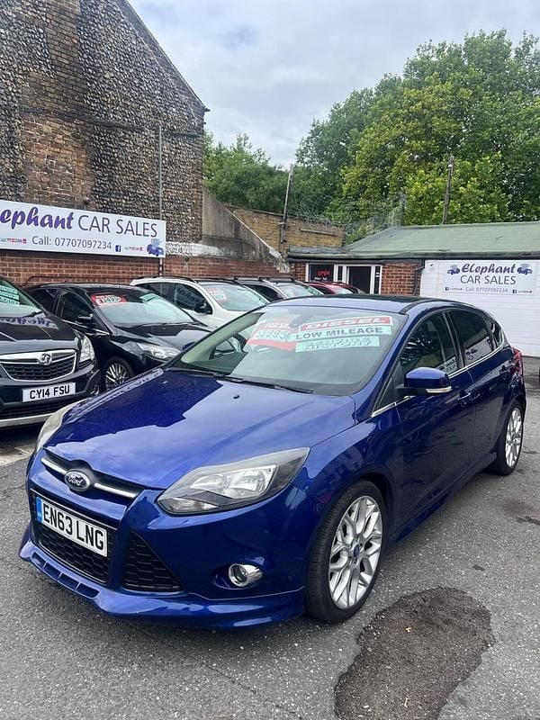 Blue Used 2014 Ford Focus Zetec Hatchback | £3,995 (Fair price) - Image 1/4