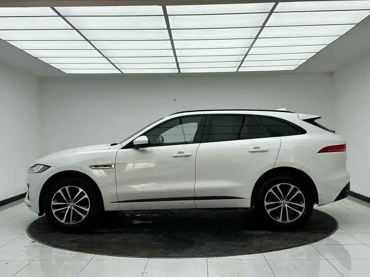 Used Jaguar F-Pace R-Sport 180 HP (132 kW) 2019 White SUV