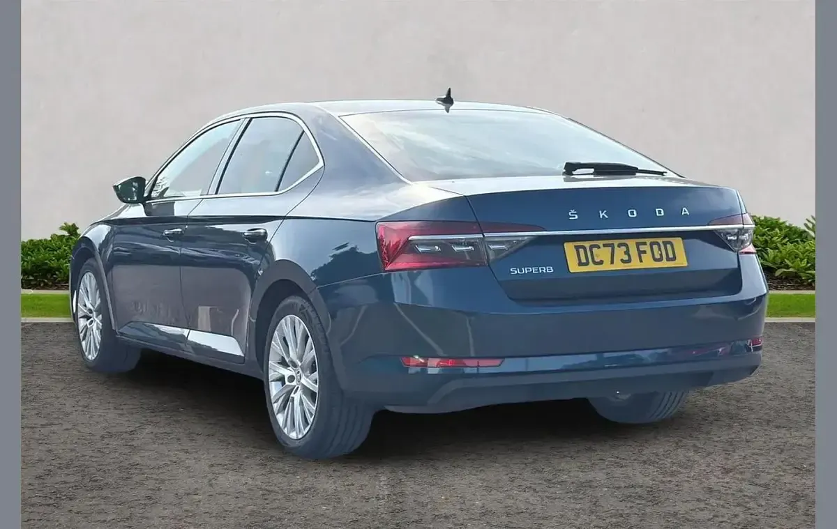 Usado Skoda Superb SE L 187 HP (137 kW) 2024 Azul Citadino