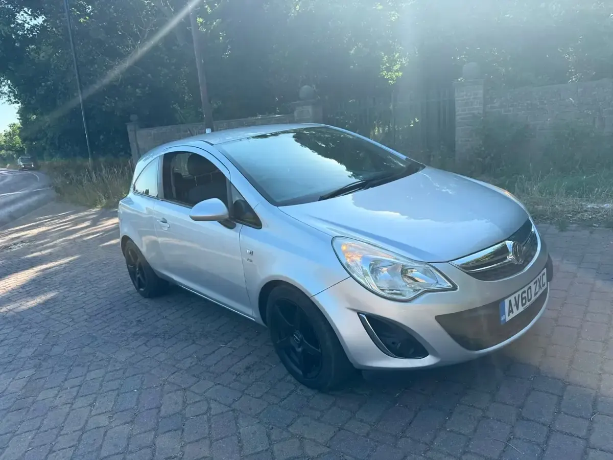 Used Vauxhall Corsa 90 HP (66 kW) 2011 Silver Hatchback