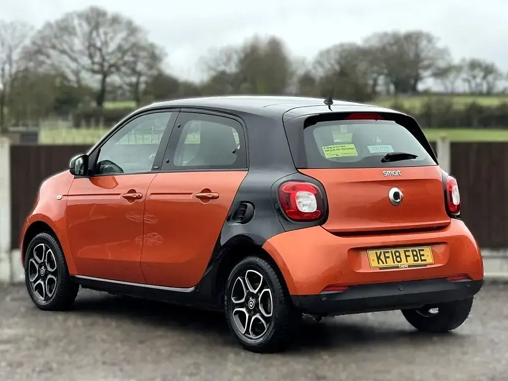 Used Smart ForFour Premium 90 HP (66 kW) 2018 Black Hatchback