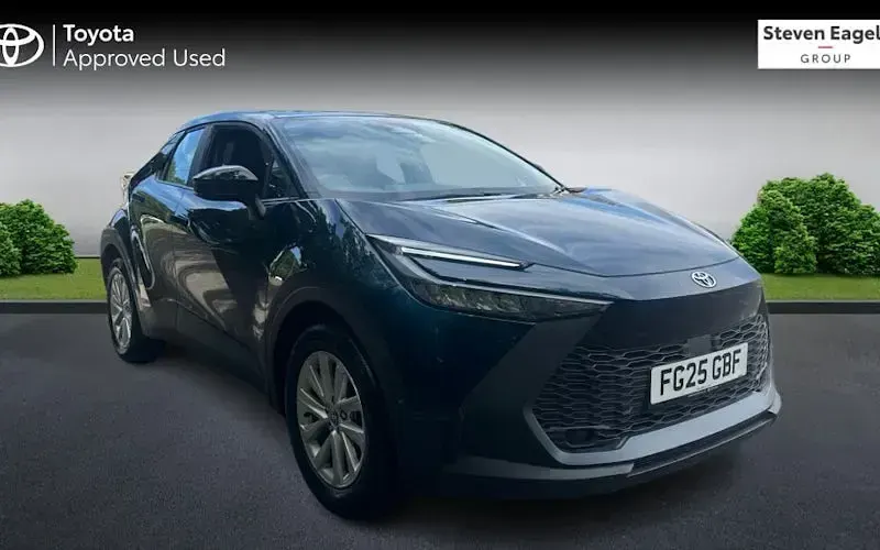 Used Toyota C-HR 140 HP (102 kW) 2026 SUV