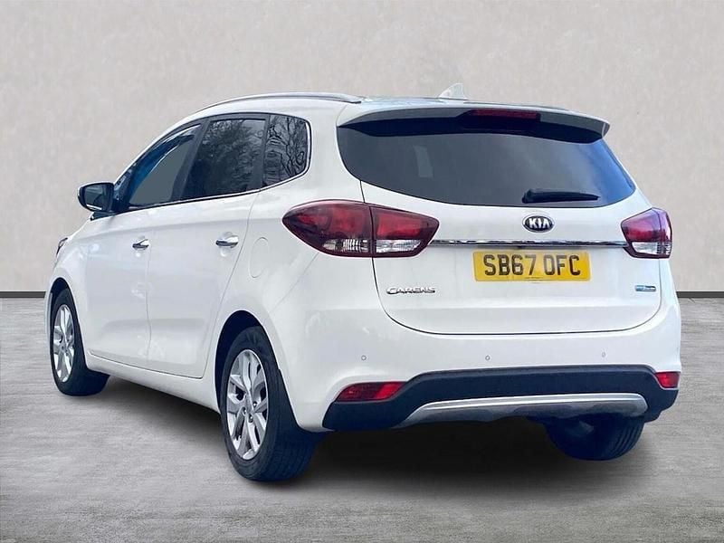 Used Kia Carens 2017 White MPV