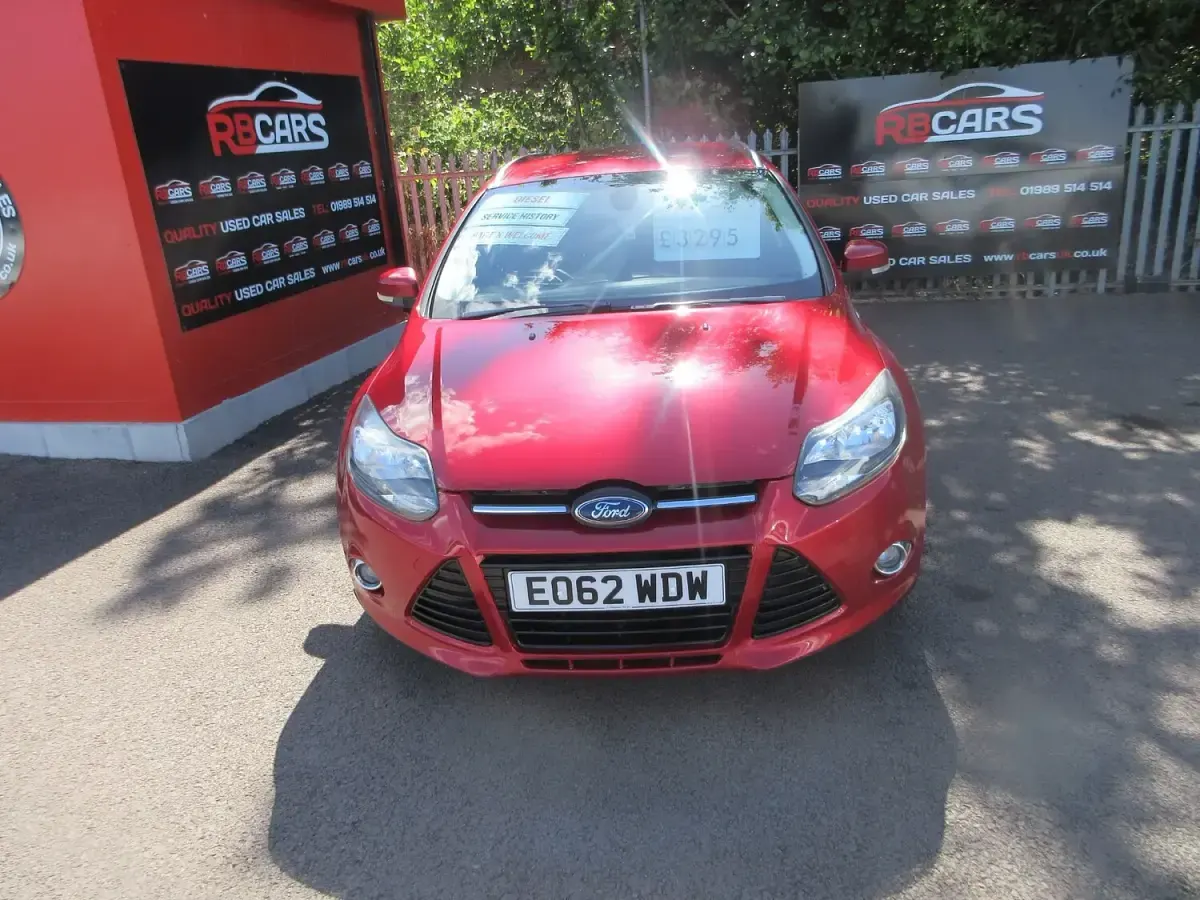 Used Ford Focus Titanium 115 HP (84 kW) 2012 Red Estate