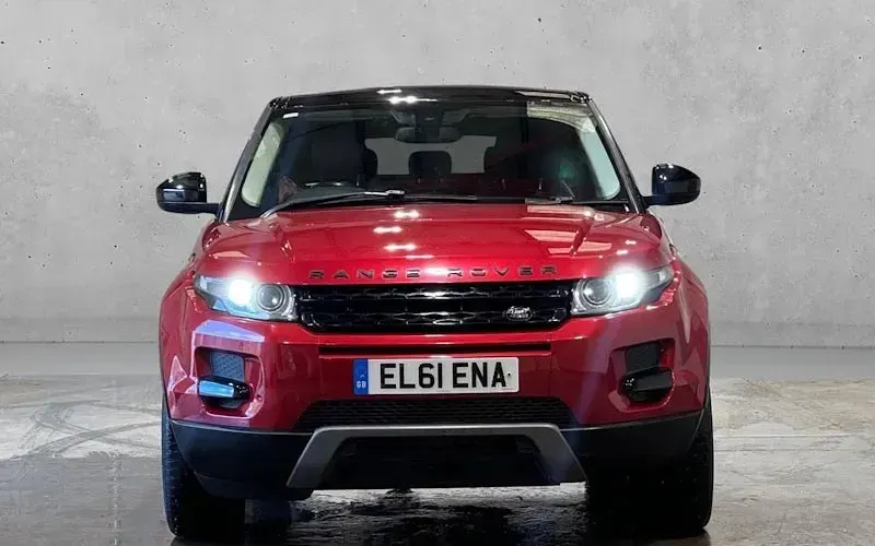 Used Land Rover Range Rover evoque Pure 190 HP (139 kW) 2014 Red Hatchback