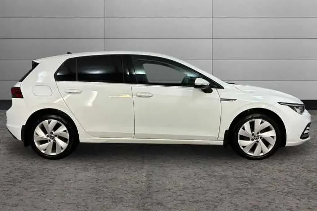 Used VW Golf VII Style 150 HP (110 kW) 2021 White Hatchback