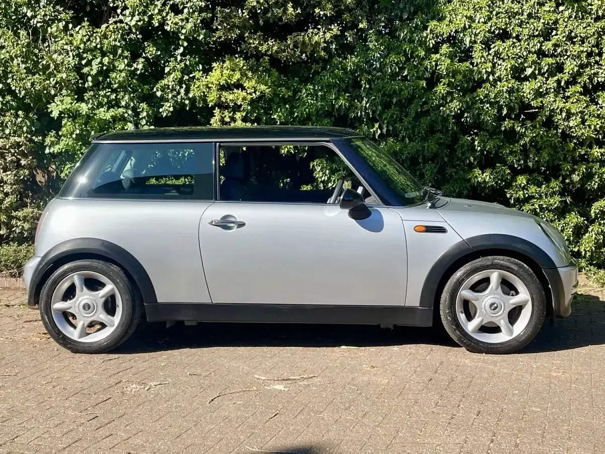 Used Mini Cooper Hatch 2004 Pure silver metallic Hatchback