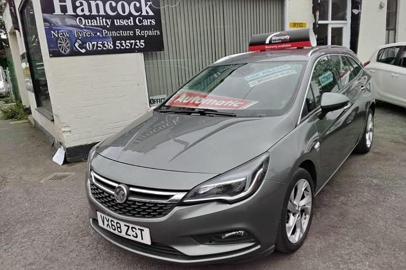 Used Vauxhall Astra SRi 136 HP (100 kW) 2018 Grey Estate