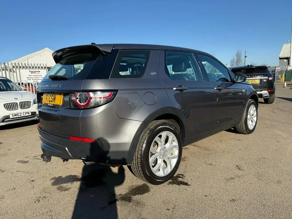 Used Land Rover Discovery 4 HSE 180 HP (132 kW) 2015 Grey SUV