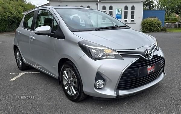 Silver Used 2015 Toyota Yaris Hatchback | £6,495 (Fair price) - Image 1/4