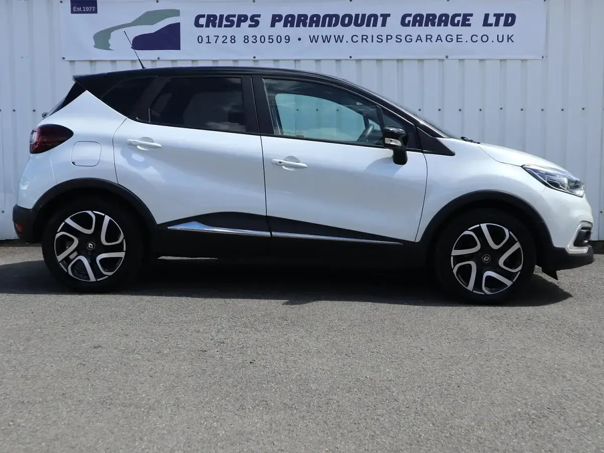 Used Renault Captur Iconic 90 HP (66 kW) 2019 White SUV