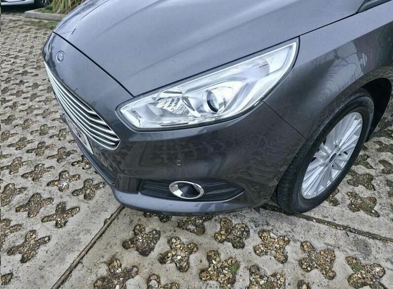 Used Ford S-MAX Zetec 150 HP (110 kW) 2019 Grey MPV