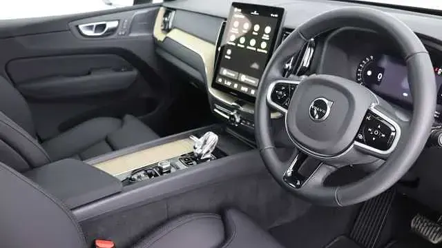 Usado Volvo XC60 Plus 350 HP (257 kW) 2026 SUV