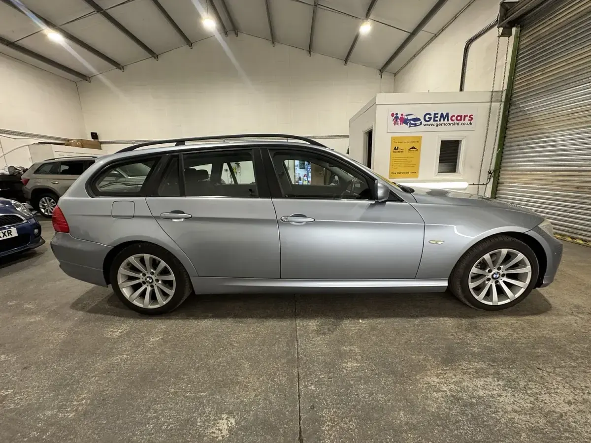 Used BMW 318 Comfort Edition 2010 Blue Estate