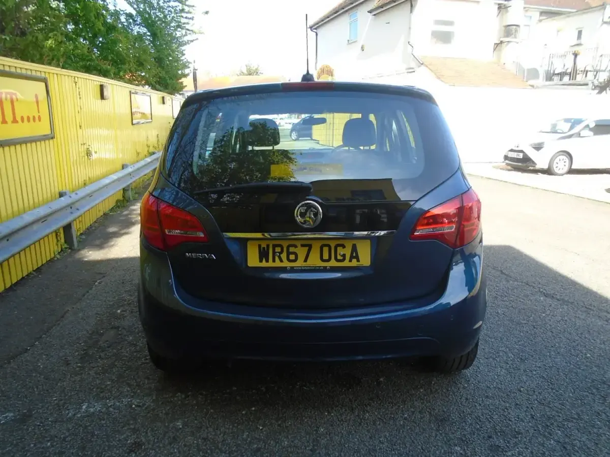Usado Vauxhall Meriva 2017 Azul Monovolume