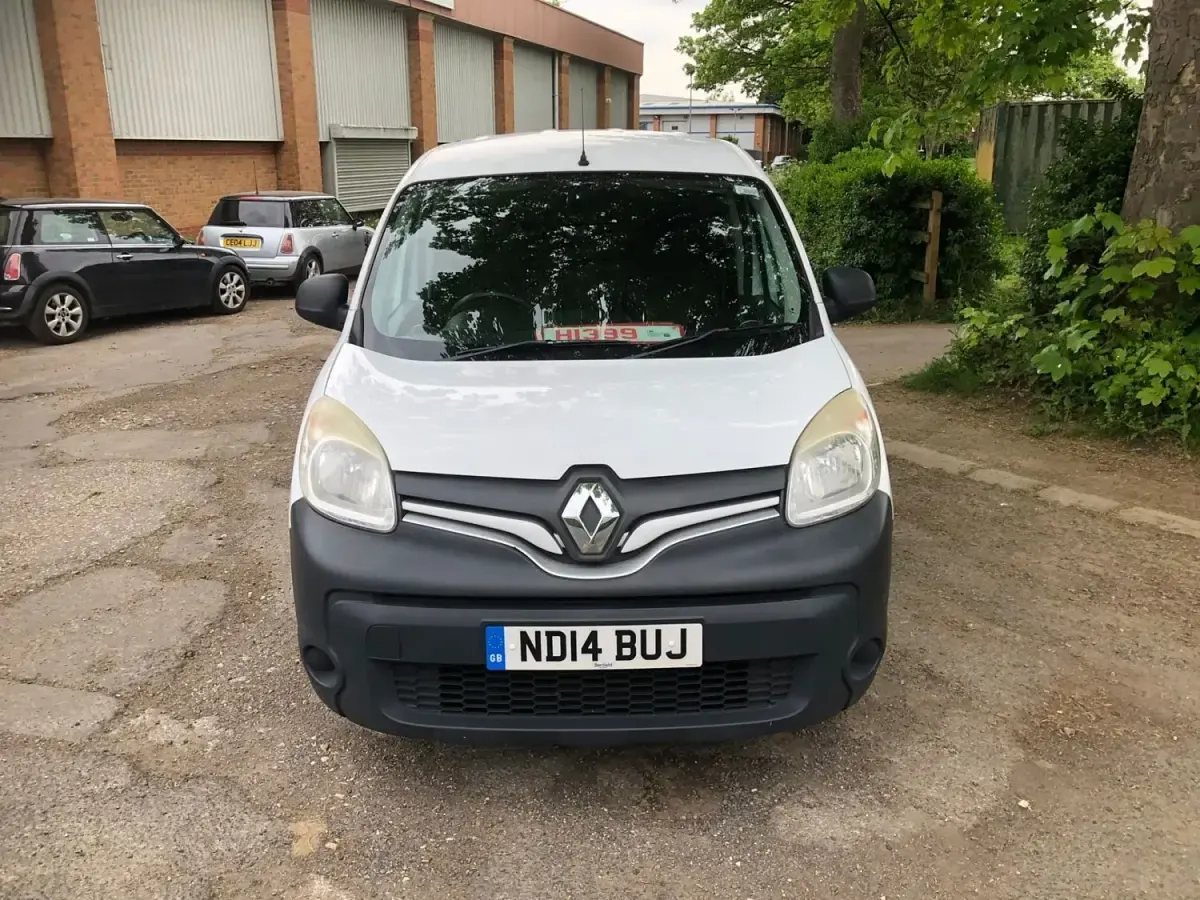 Usado Renault Kangoo 2014 Blanco Monovolumen