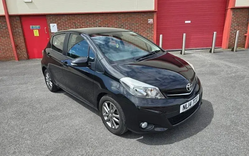 Used Toyota Yaris Plus 101 HP (74 kW) 2014 Black Hatchback