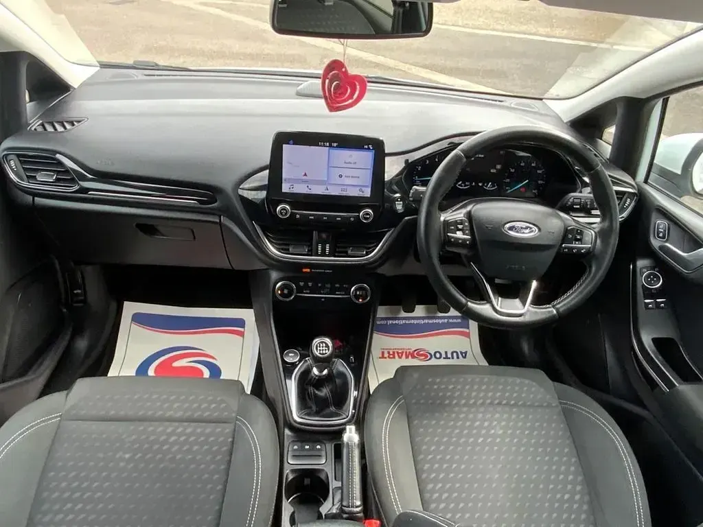 Used Ford Fiesta Titanium 100 HP (73 kW) 2019 White Hatchback