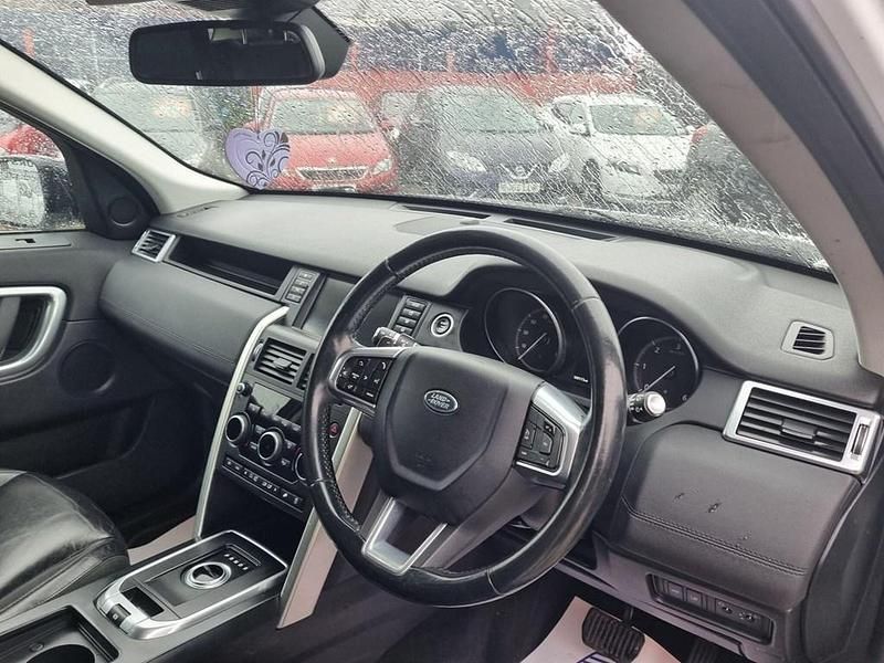 Used Land Rover Discovery Sport HSE 180 HP (132 kW) 2017 White SUV