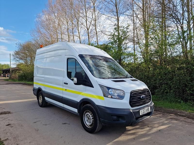Usado Ford Transit 130 HP (95 kW) 2017 Branco Van