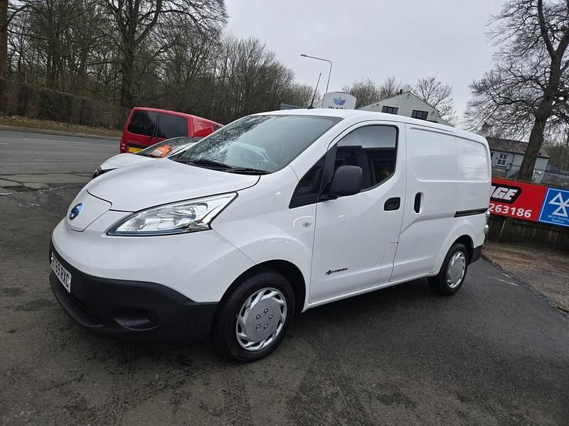 Used Nissan e-NV200 Acenta 80 kW (109 HP) 2019 White MPV