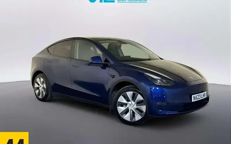 Used Tesla Model Y Long Range AWD 286 kW (389 HP) 2025 SUV