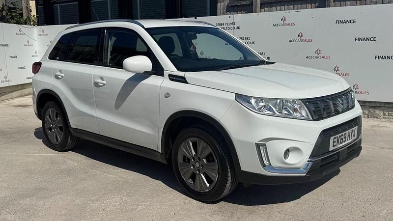 Second-hand Suzuki Vitara SZ-T 112 CP (82 kW) 2019 Alb SUV