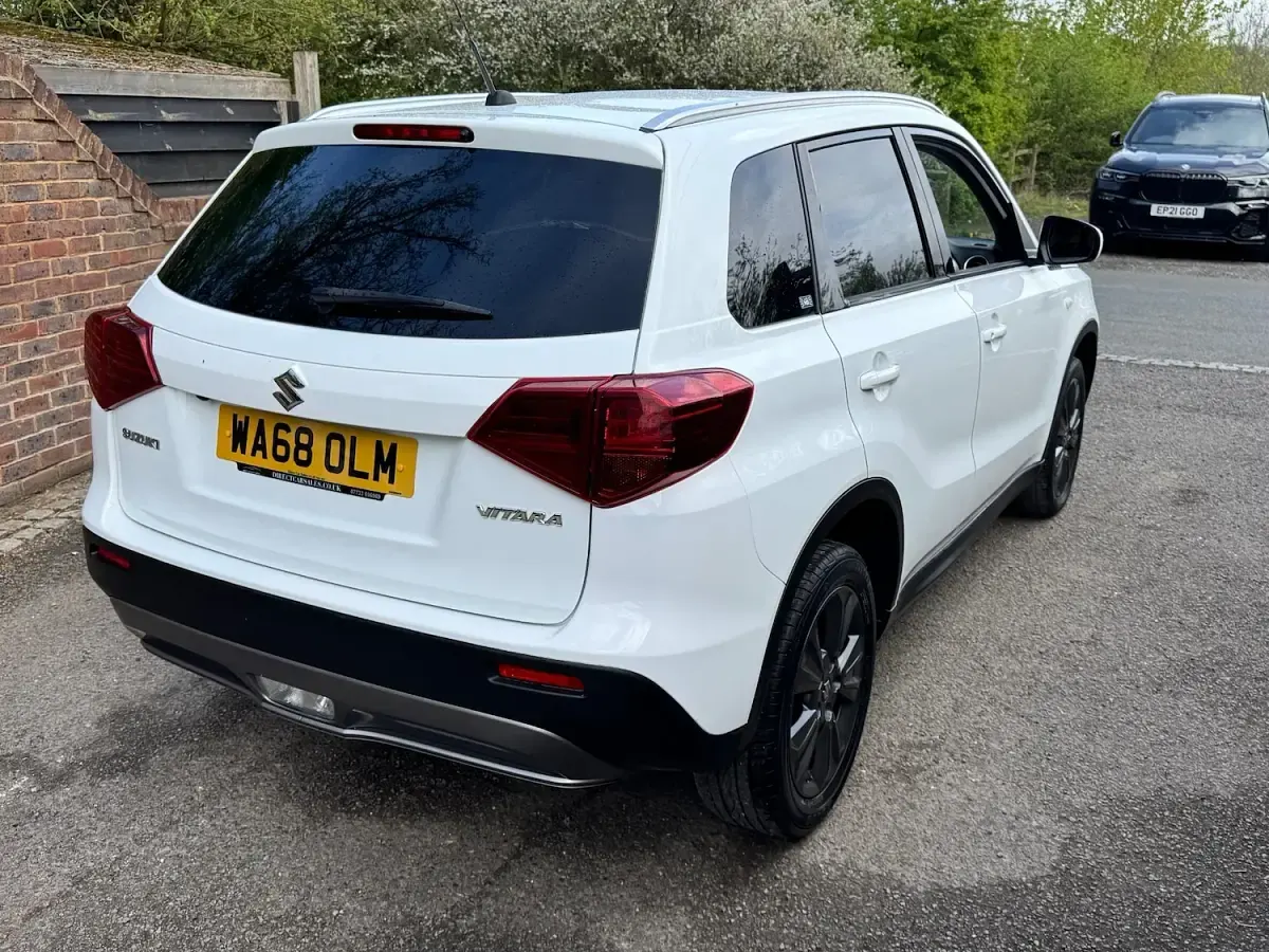 Used Suzuki Vitara SZ-T 112 HP (82 kW) 2019 White Hatchback