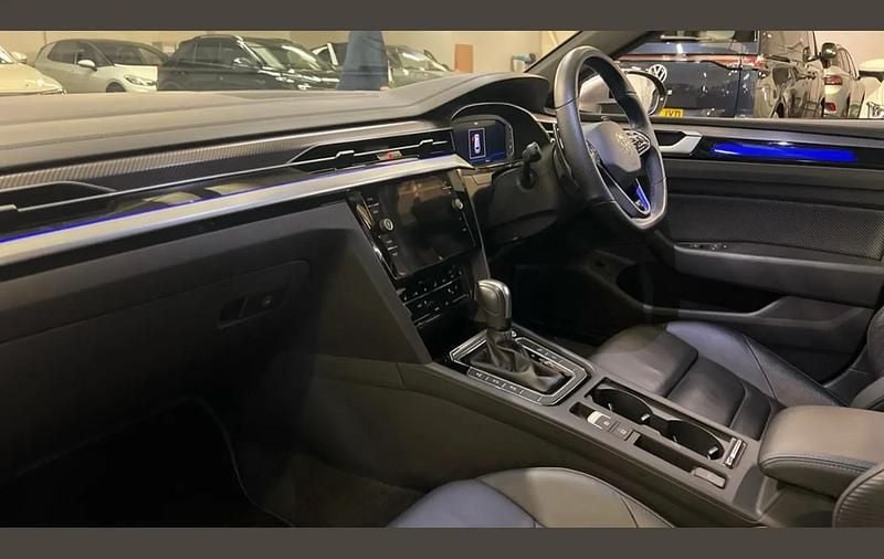 Used VW Arteon R 320 HP (235 kW) 2023 Manganese grey metallic Estate