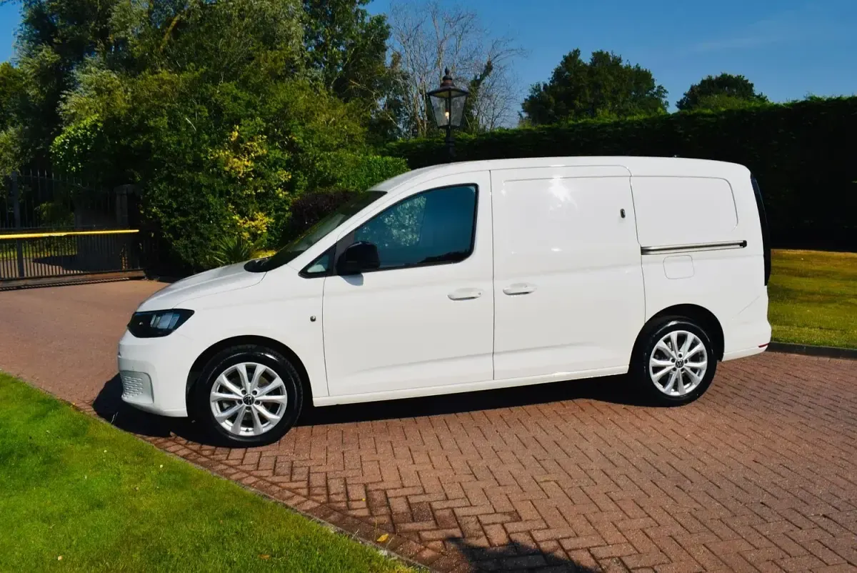 Used VW Caddy Maxi Pro 122 HP (89 kW) 2023 White MPV