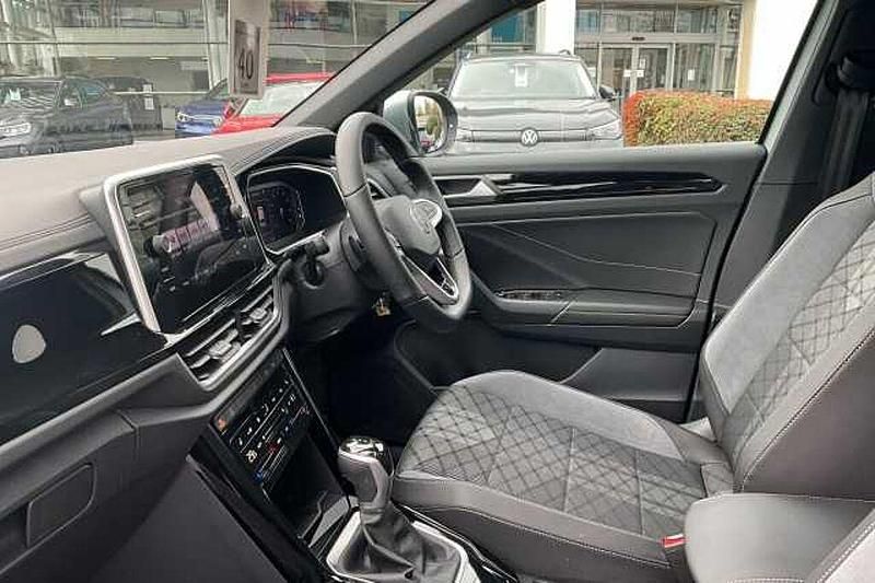 Used VW T-Roc R-line 150 HP (110 kW) 2025 Silver SUV