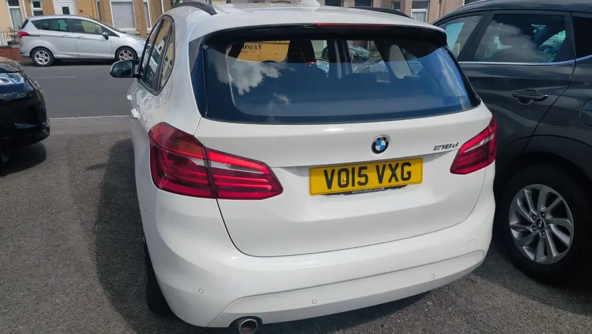 Used BMW 218 2015 White Hatchback