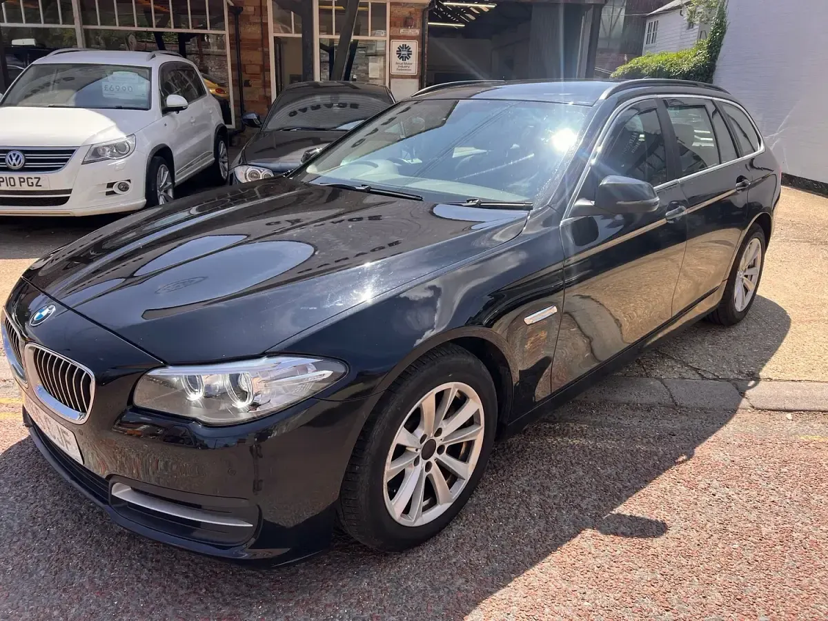 Used BMW 520 190 HP (139 kW) 2015 Black Estate