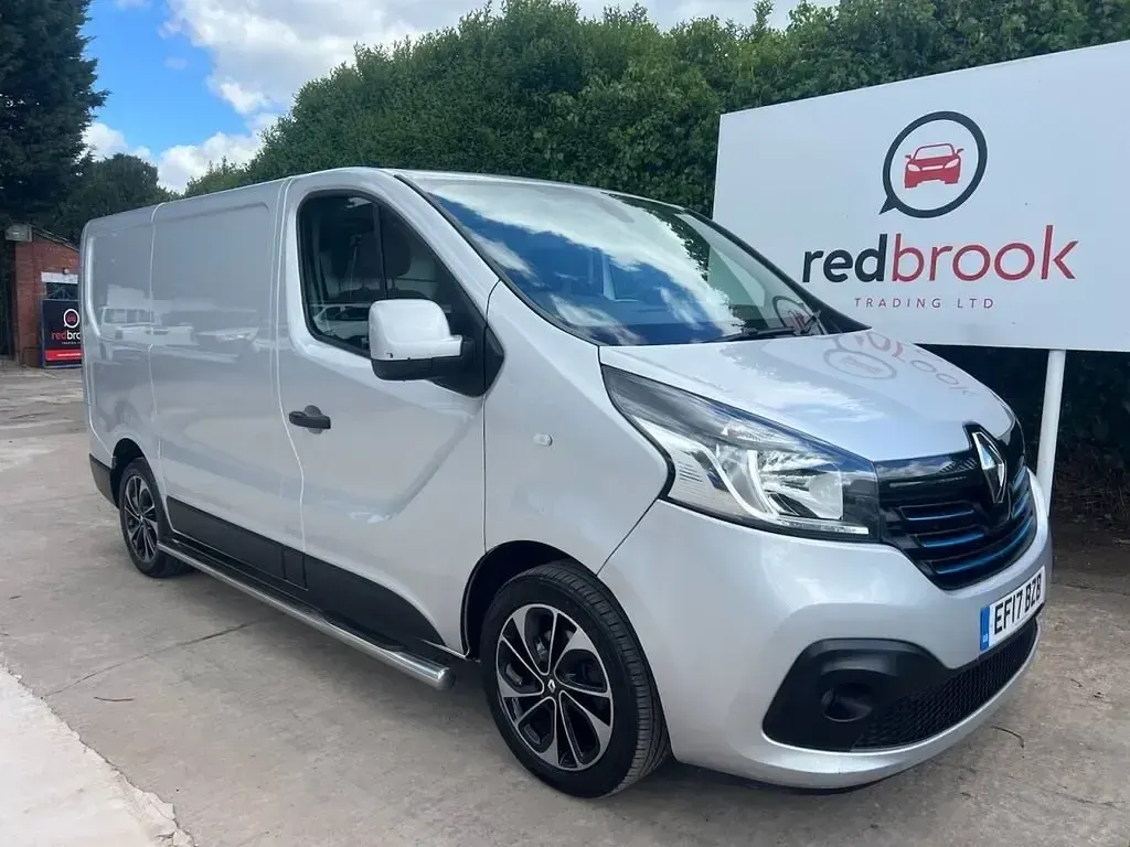 Gebraucht Renault Trafic 2017 Silber Van / Kleinbus
