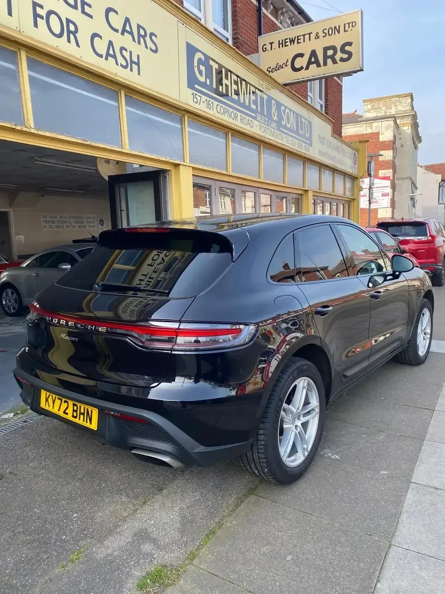 Used Porsche Macan 265 HP (194 kW) 2022 Black SUV