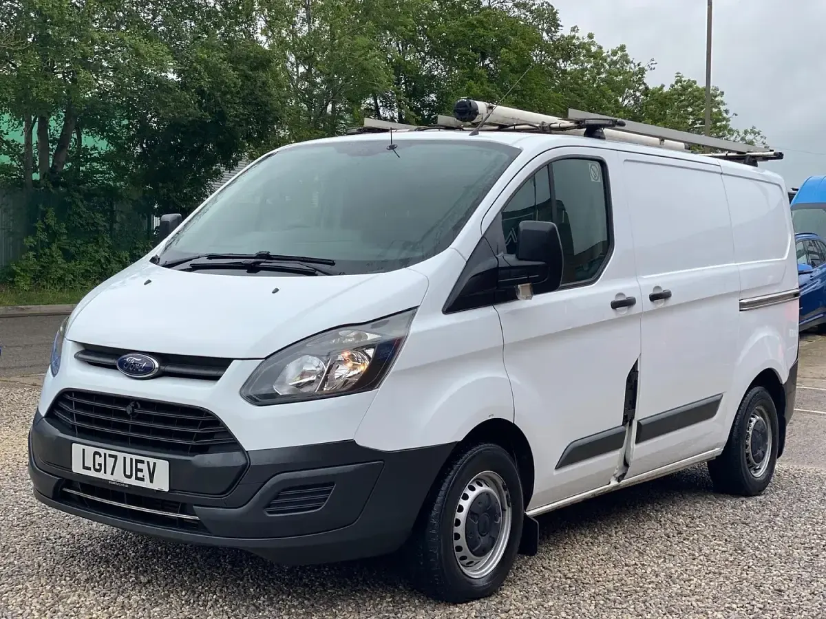Used Ford Transit Custom 105 HP (77 kW) 2017 White Van