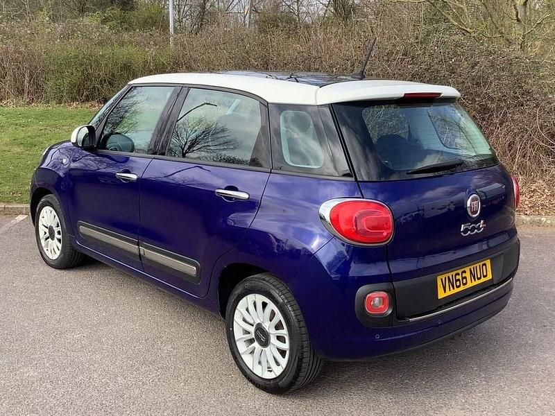 Used Fiat 500L Lounge 95 HP (69 kW) 2016 Blue/white MPV
