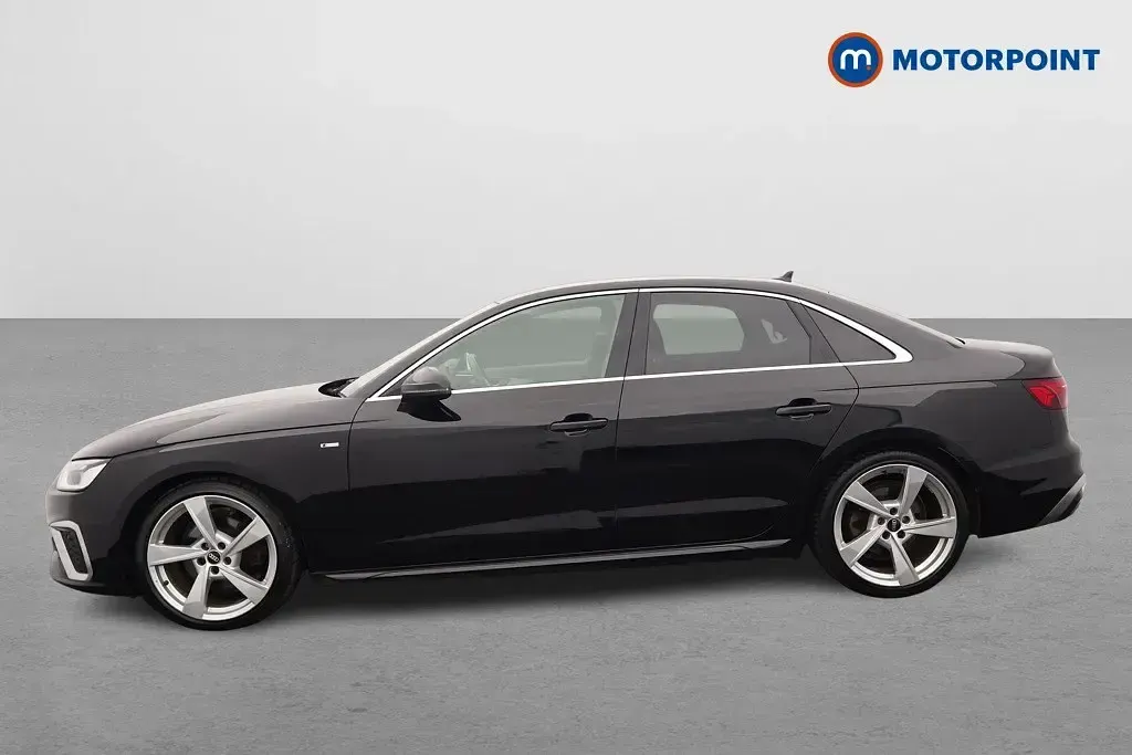 Begagnad Audi A4 S-Line 2021 Svart Sedan