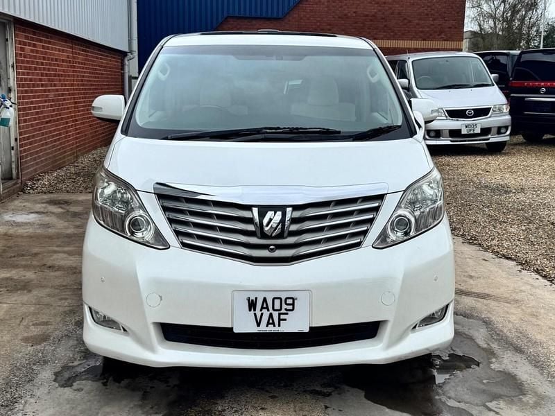 Used Toyota Alphard 300 HP (220 kW) 2022 White MPV
