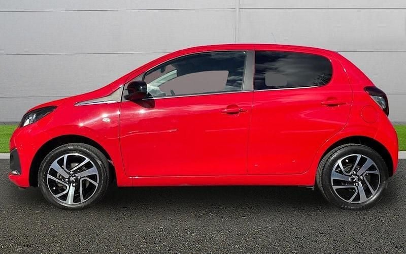 Used Peugeot 108 Allure 72 HP (52 kW) 2021 Red Hatchback