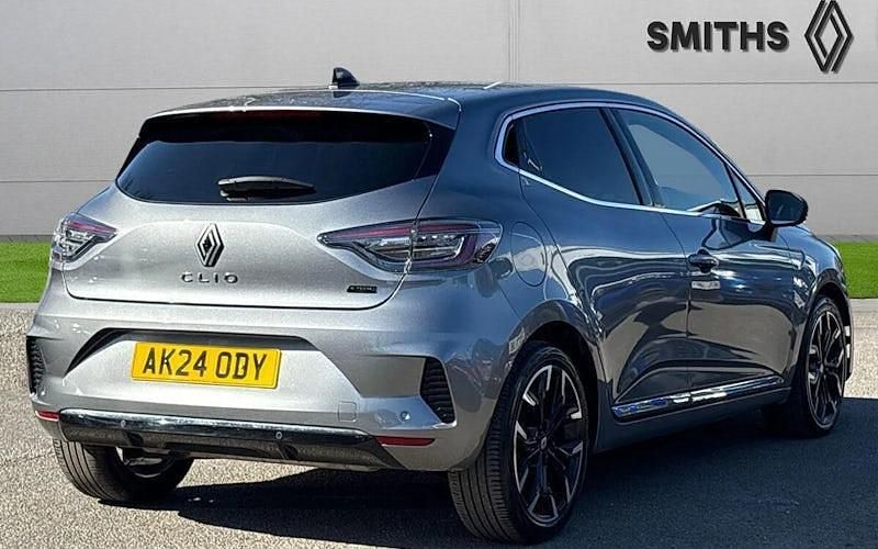 Used Renault Clio V Techno 143 HP (105 kW) 2024 Shadow grey  Hatchback