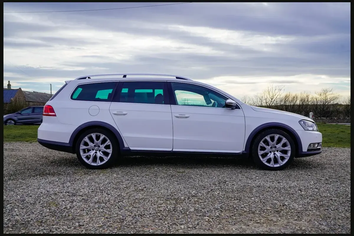Used VW Passat Alltrack 2014 White Estate