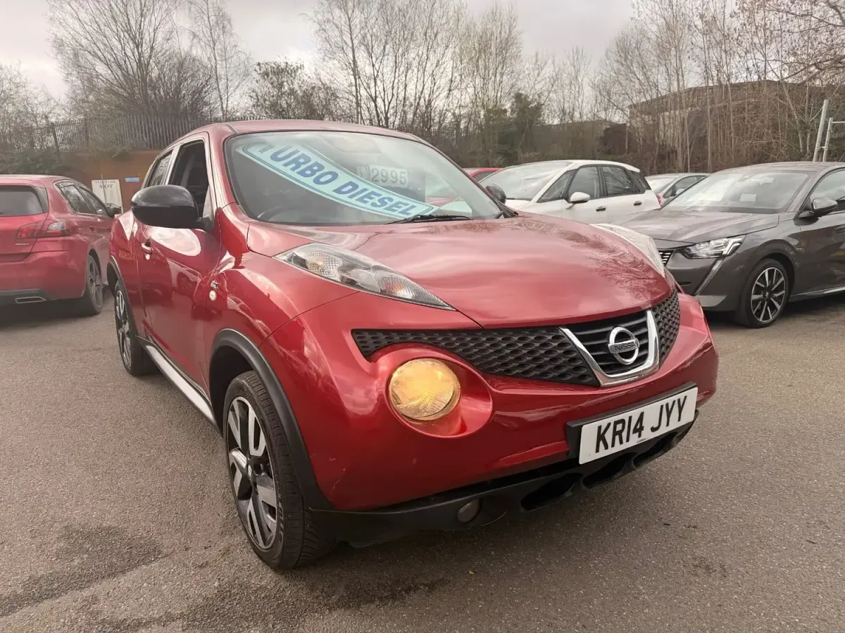 Używany Nissan Juke N-TEC 110 KM (80 kW) 2014 Czerwony SUV