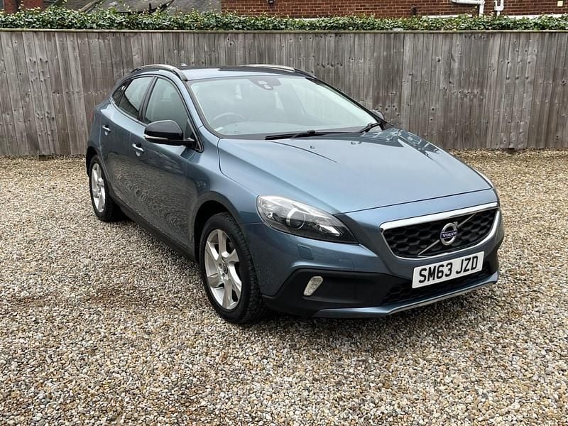 Used Volvo V40 2014 Blue Hatchback