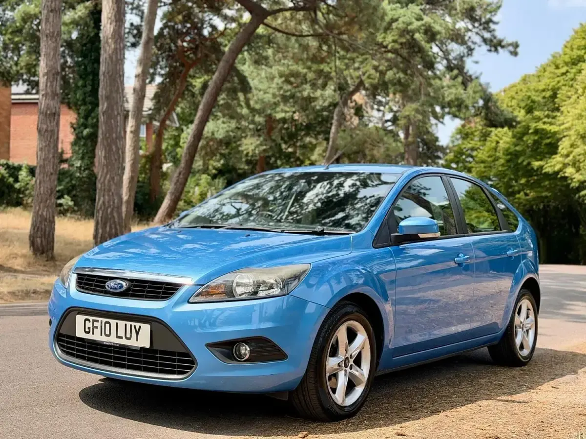 Used Ford Focus Zetec 2010 Blue Hatchback